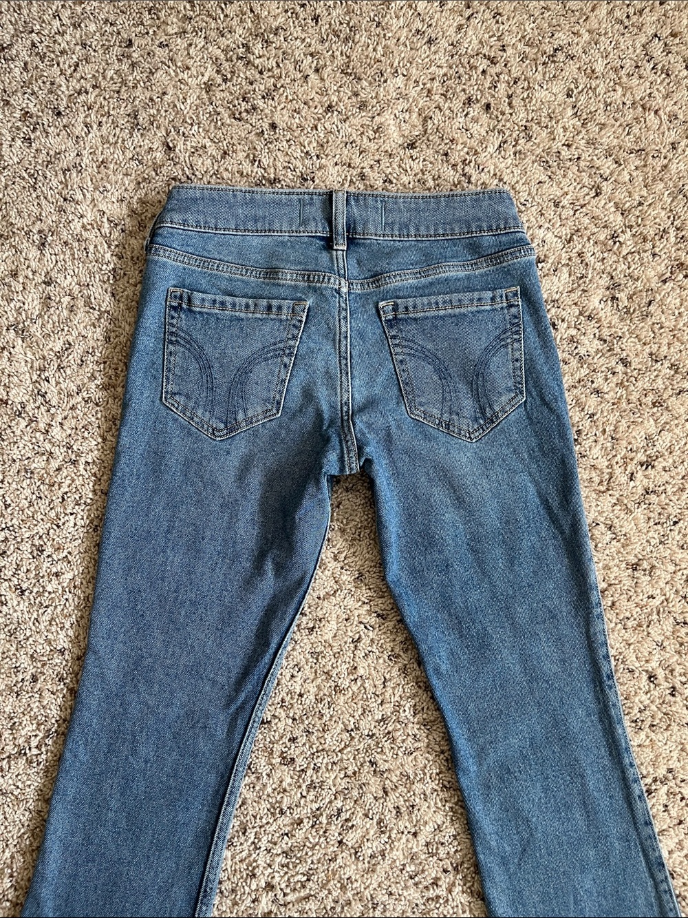 Hollister Low-Rise Bootcut Jeans Medium Blue Wash Size 0 Regular - Picture 7 of 8